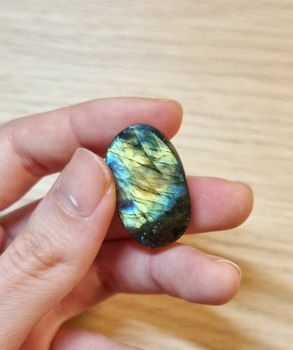 拉長石｜Labradorite｜ 彩光｜橘黃光｜藍光｜橢圓｜蛋面｜天然水晶 0408-29